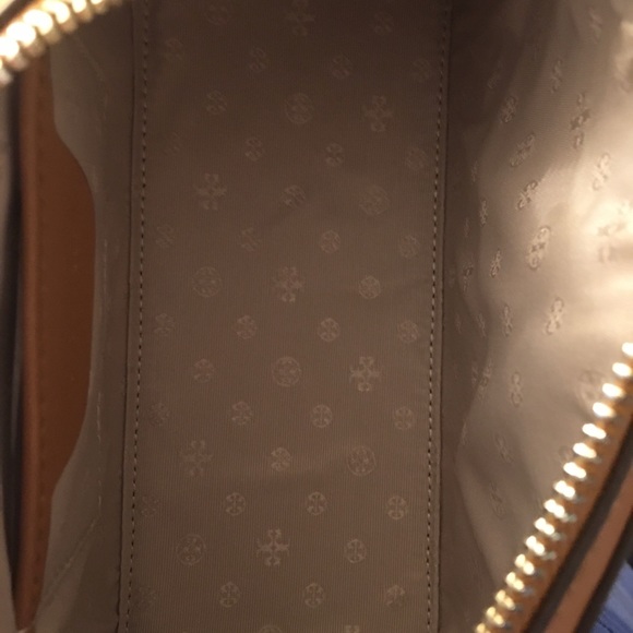 🦚NWT !! Tory Burch Cosmetics Case !! - Picture 6 of 6